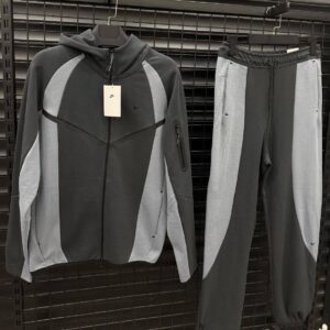 Nike Tech Black 2026